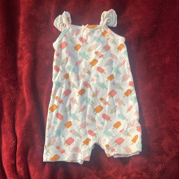 Carter’s 6 to 9 months onesies 5 for one prices - Picture 5 of 6